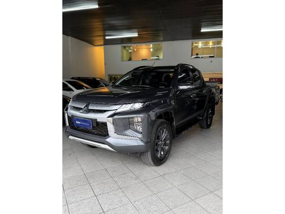 MITSUBISHI L200 TRITON 2.4 16V TURBO DIESEL SPORT HPE CD 4P 4X4 AUTOMÁTICO